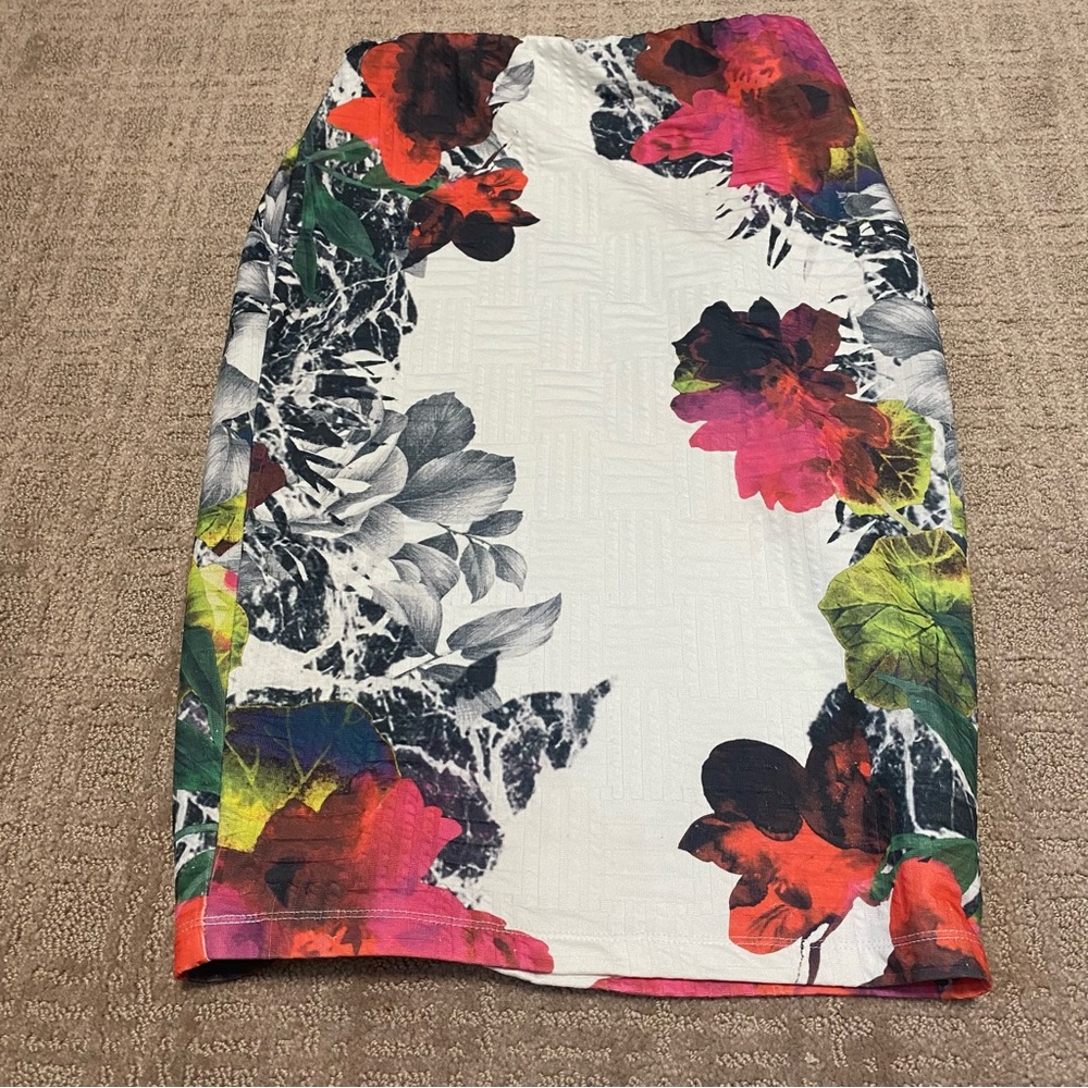 {ASOS} Floral Weave Textured Pencil Style Skirt ~ Size 6 - Picture 3 of 16